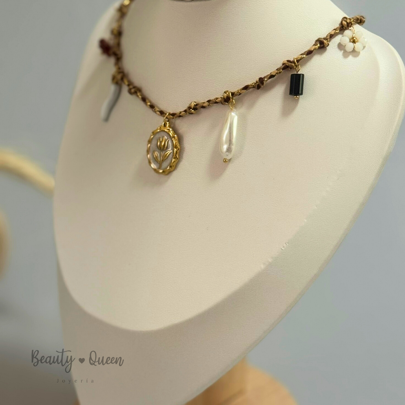 Collar Bella