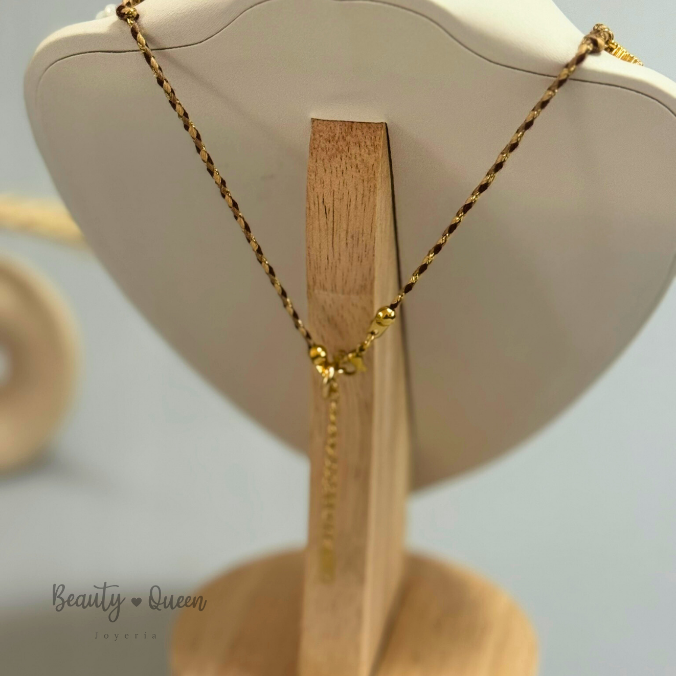 Collar Bella