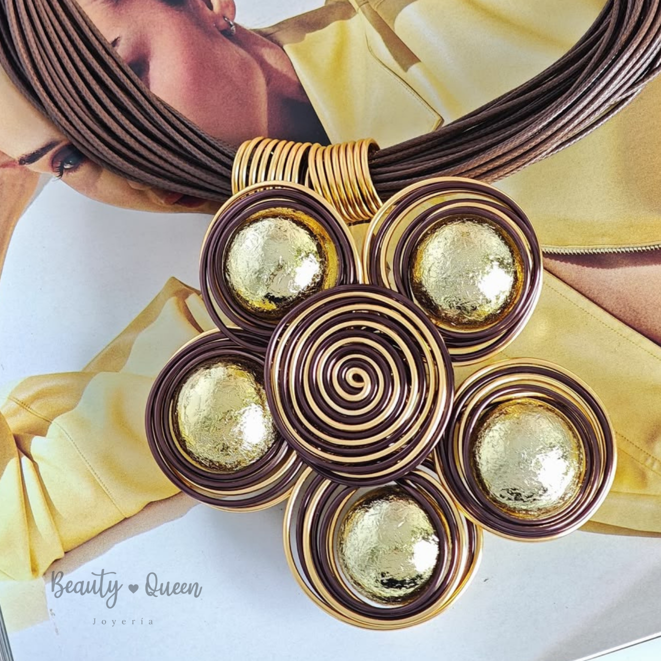 Collar Golden Blossom