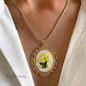 Collar Retrato Botánico Bordado